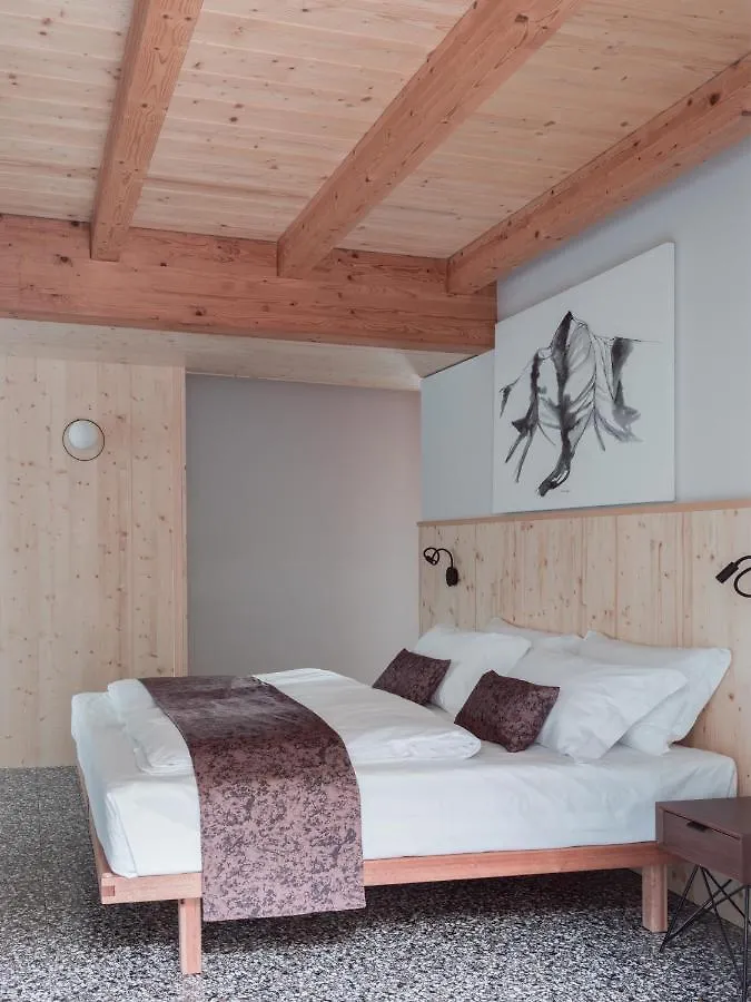 Locanda Via Priula Morbegno 0*,